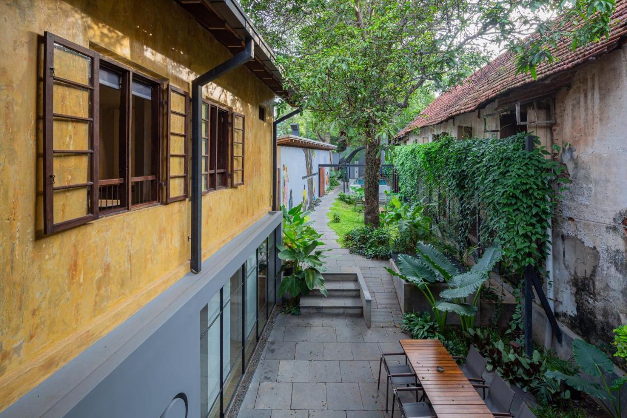 The Postcard Mandalay Hall, Kochi Exterior foto